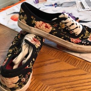 Flowered sneakers